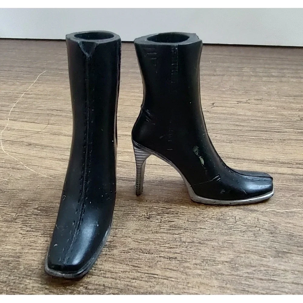 MGA Bratz Doll Shoes Black with gray bottom Boots Square Toed Heels Z30